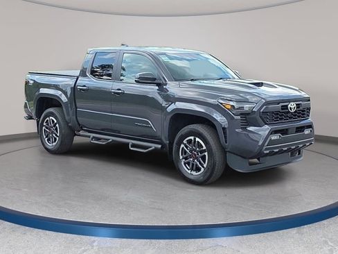 Used 2024 Toyota Tacoma TRD Sport w/ TRD Sport Upgrade Package AWD/4WD image 3