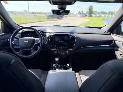 Used 2023 Chevrolet Traverse LT w/ Rear Camera Mirror Package AWD/4WD image 6