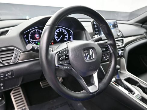 Used 2018 Honda Accord Sport image 16