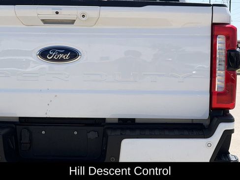 Used 2023 Ford F250 Lariat w/ Sport Appearance Package AWD/4WD image 9