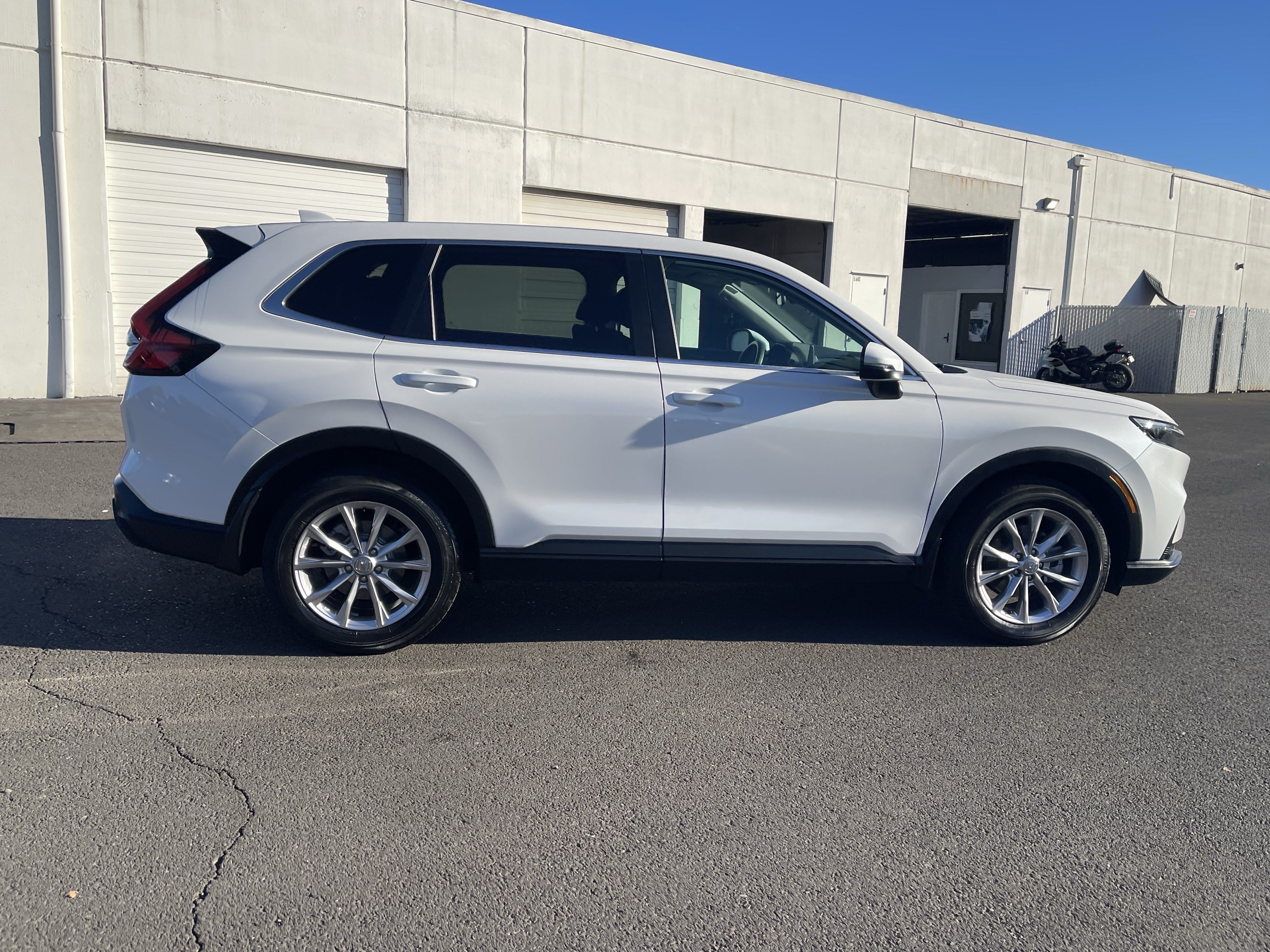 Used 2024 Honda CR-V EX image 5