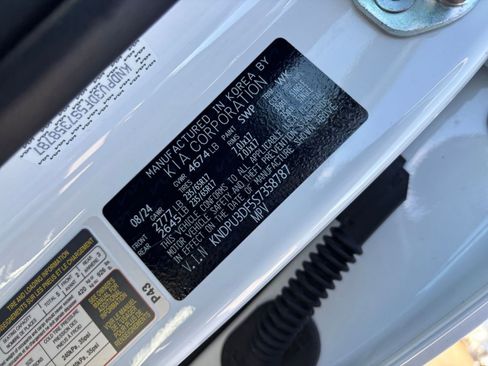 Used 2025 Kia Sportage LX image 28