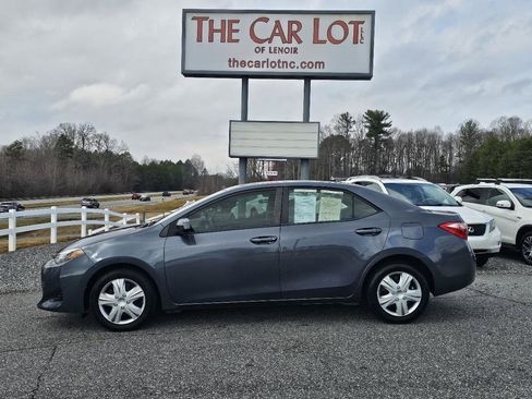 Used 2019 Toyota Corolla LE image 2