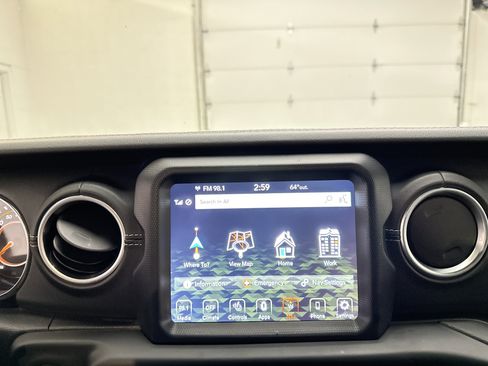 Used 2021 Jeep Wrangler Unlimited Sahara AWD/4WD image 31