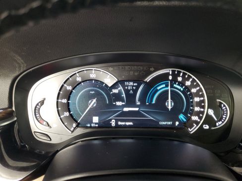 Used 2019 BMW 530e w/ Convenience Package RWD image 26