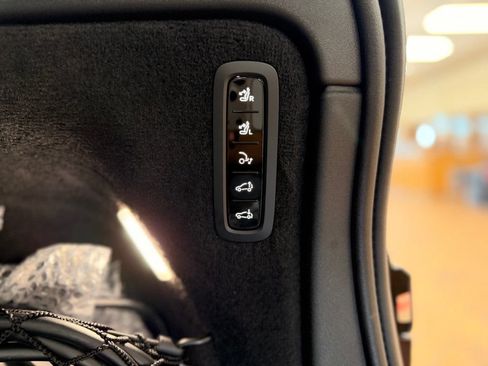 Used 2025 Volvo EX90 Ultra AWD/4WD image 20