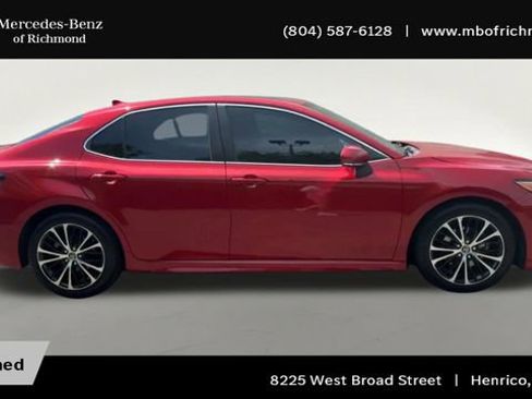 Used 2020 Toyota Camry SE w/ Convenience Package FWD image 3