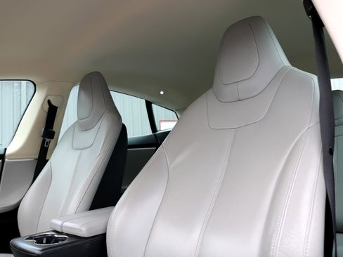 Used 2013 Tesla Model S image 16