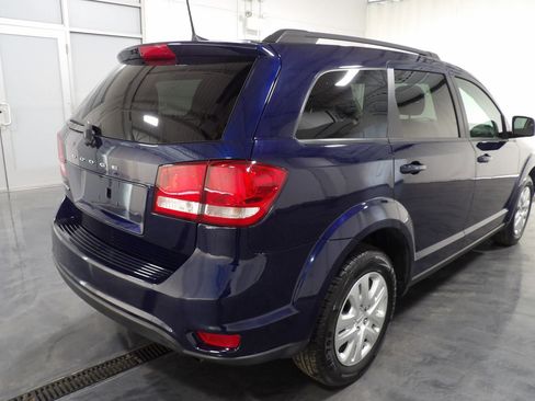Used 2019 Dodge Journey SE w/ Premium Group image 4