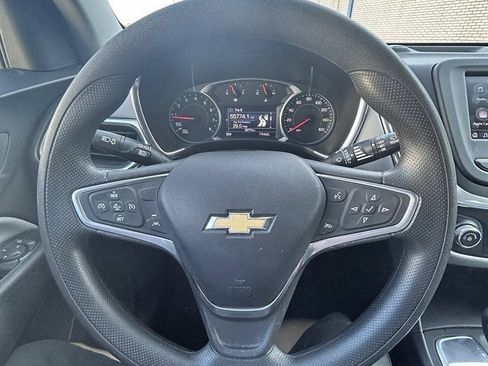 Used 2022 Chevrolet Equinox LS w/ LS Convenience Package FWD image 38