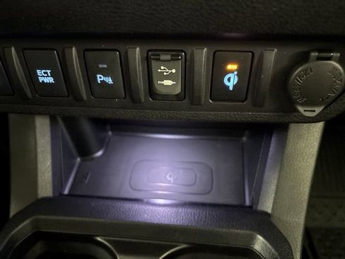 Used 2017 Toyota Tacoma TRD Sport image 53