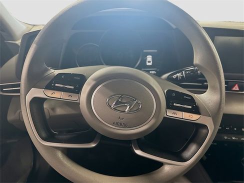 Used 2023 Hyundai Elantra SEL image 18