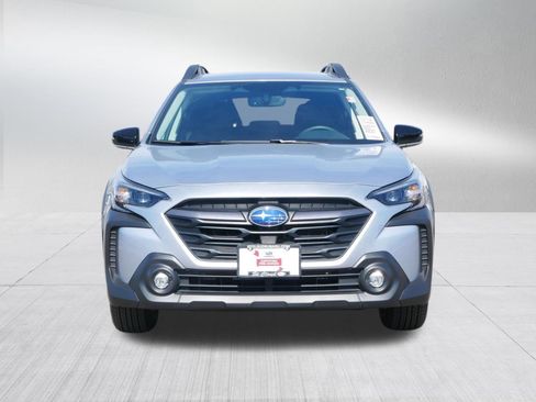 Certified 2025 Subaru Outback Premium image 2