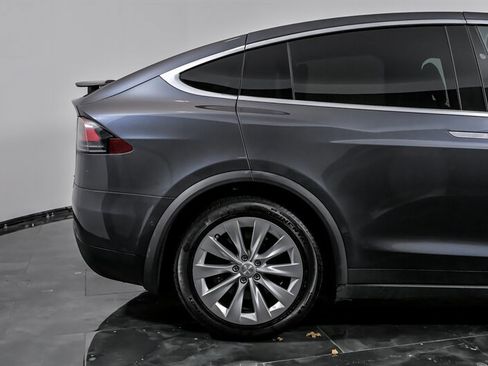 Used 2016 Tesla Model X 75D image 11