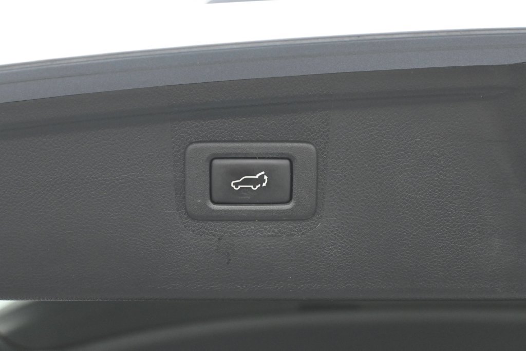 Used 2017 Subaru Outback 3.6R Limited AWD/4WD image 16