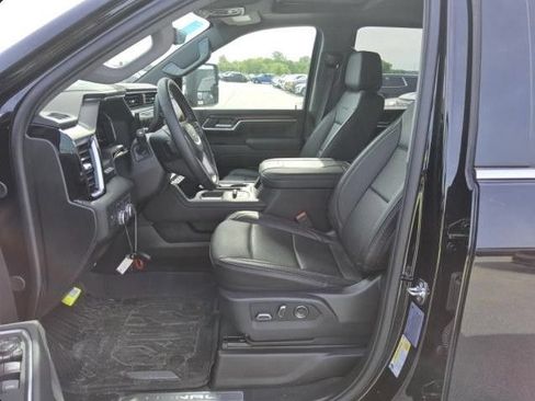 Used 2025 GMC Sierra 3500 Denali w/ Denali Reserve Package AWD/4WD image 8