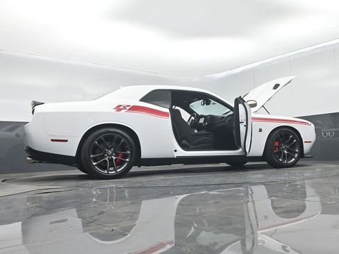 Used 2022 Dodge Challenger R/T Scat Pack RWD image 78