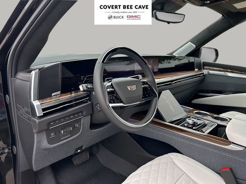 Used 2026 Cadillac Escalade Platinum Sport w/ LPO, Floor Liner Package image 31