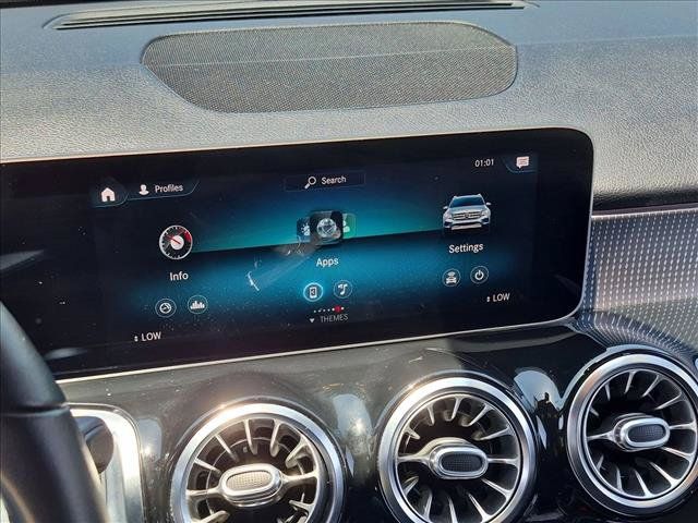 Used 2021 Mercedes-Benz GLB 250 4MATIC image 13
