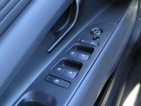 New 2025 Hyundai Elantra Sport FWD image 17