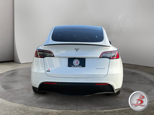 Used 2022 Tesla Model Y Performance AWD/4WD image 6