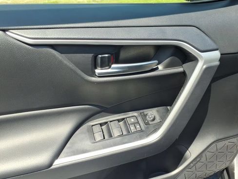 Used 2024 Toyota RAV4 XLE w/ Convenience Package FWD image 13