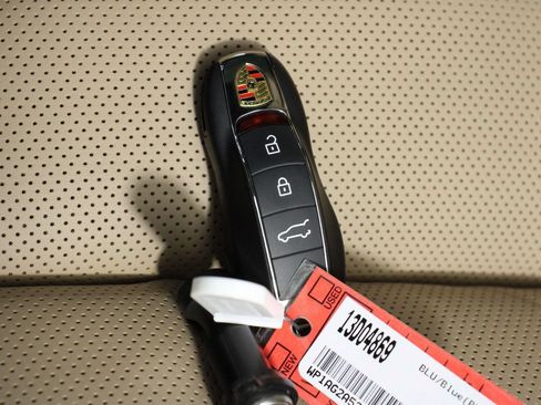 Certified 2026 Porsche Macan S AWD/4WD image 34