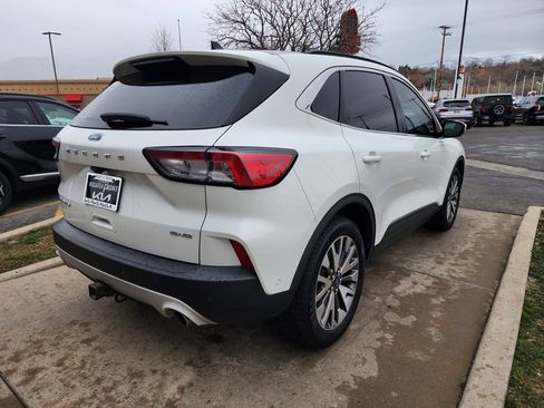 Used 2020 Ford Escape Titanium image 5