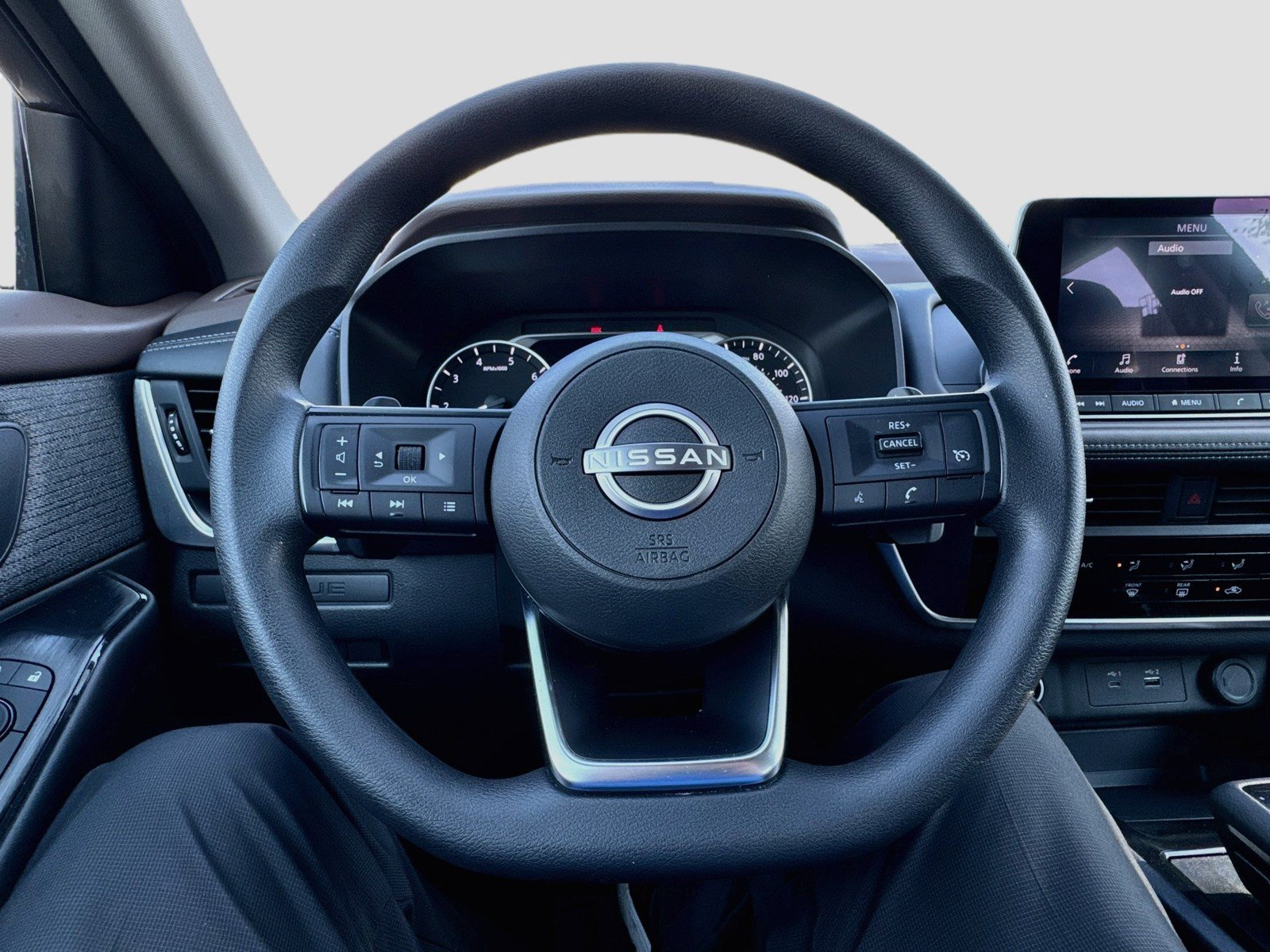Used 2023 Nissan Rogue S AWD/4WD image 11