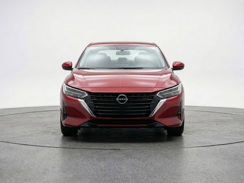 Used 2025 Nissan Sentra SV FWD image 2