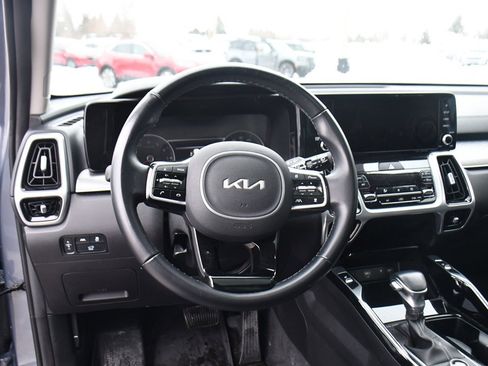 Used 2022 Kia Sorento SX image 12