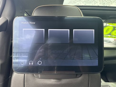 Used 2022 GMC Yukon SLT w/ SLT Premium Package image 25