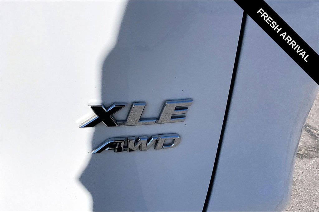 Used 2021 Toyota RAV4 XLE w/ Convenience Package AWD/4WD image 23