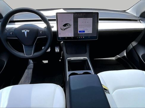 Used 2021 Tesla Model 3 Standard Range Plus RWD image 14