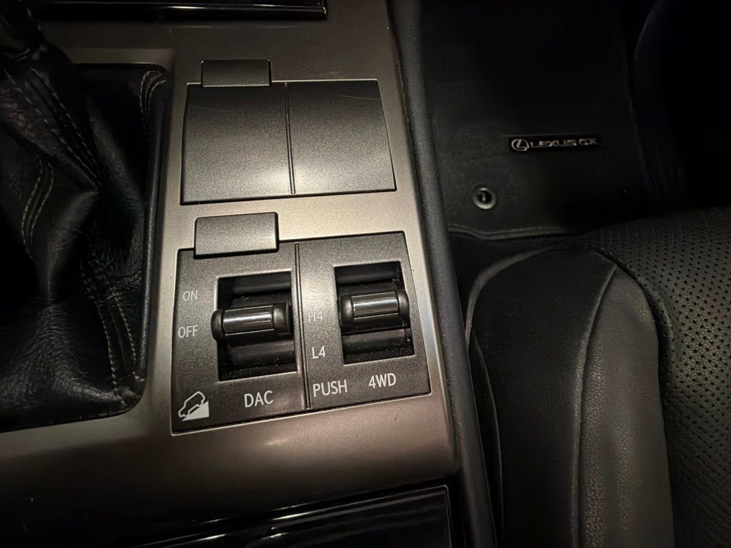 Used 2015 Lexus GX 460 w/ Comfort Package AWD/4WD image 23