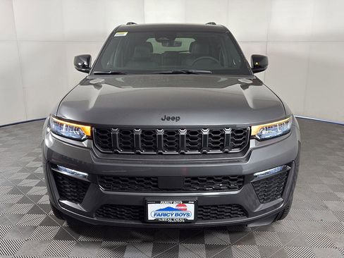 New 2026 Jeep Grand Cherokee Limited w/ Limited Altitude Package AWD/4WD image 3