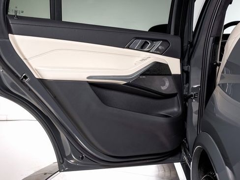 Used 2024 BMW X7 M60i w/ Executive Package image 63