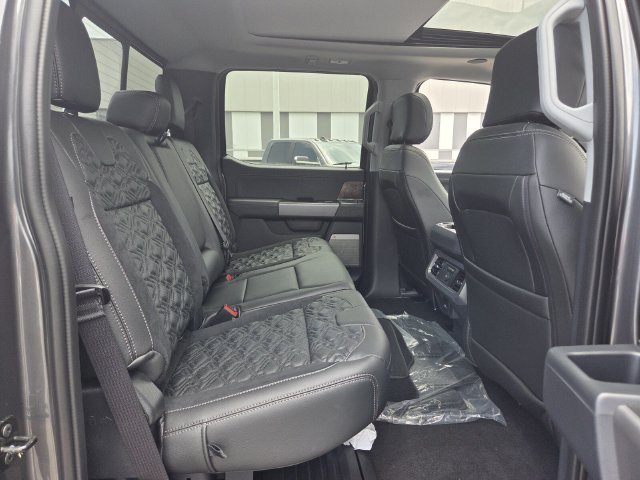 New 2026 Ford F250 Lariat w/ Black Appearance Package AWD/4WD image 18
