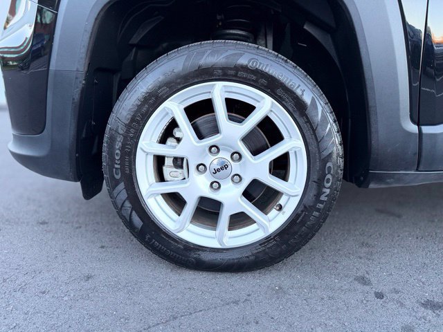 Used 2023 Jeep Renegade Latitude w/ Premium Group AWD/4WD image 28