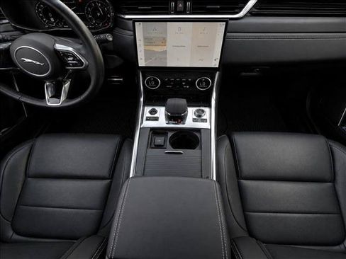 Used 2024 Jaguar XF R-Dynamic SE AWD/4WD image 18