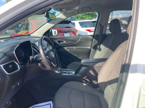 Used 2018 Chevrolet Equinox LT FWD image 3