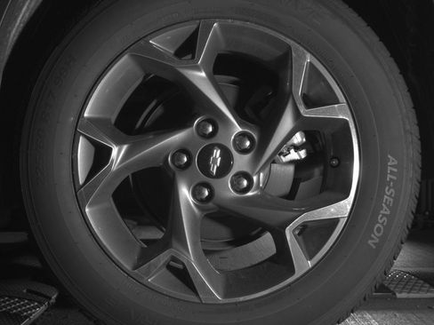 Used 2025 Chevrolet Trax LT FWD image 14