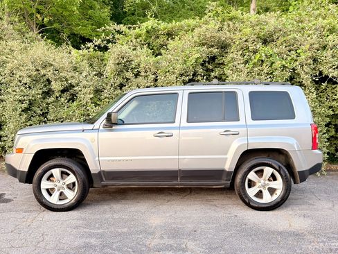 Used 2014 Jeep Patriot Latitude AWD/4WD image 1