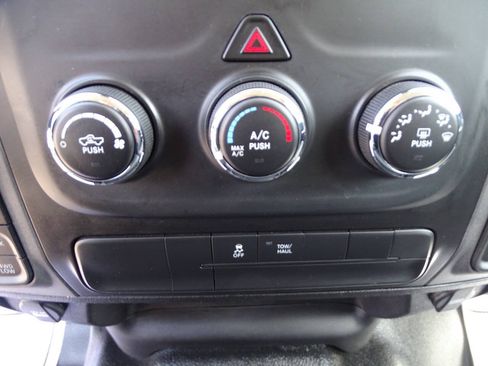 Used 2020 RAM 1500 4x4 Crew Cab Classic Tradesman w/ Chrome Appearance Package image 20
