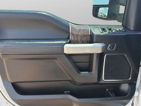 Used 2018 Ford F350 Lariat w/ Lariat Ultimate Package AWD/4WD image 19