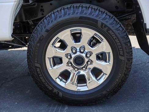 Used 2018 Ford F250 Lariat w/ Lariat Ultimate Package AWD/4WD image 8