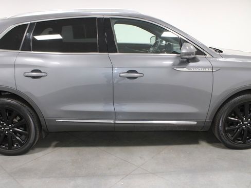 Used 2022 Lincoln Nautilus Reserve w/ Equipment Group 201A image 11