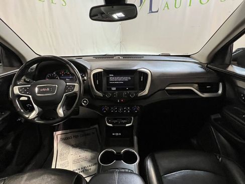 Used 2022 GMC Terrain SLT image 13