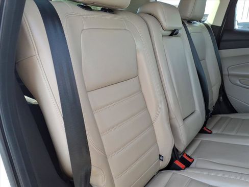 Used 2019 Ford Escape SEL image 15