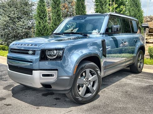 Used 2025 Land Rover Defender 110 S image 1